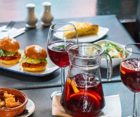 Best Brunch Spots With Bottomless Beverages