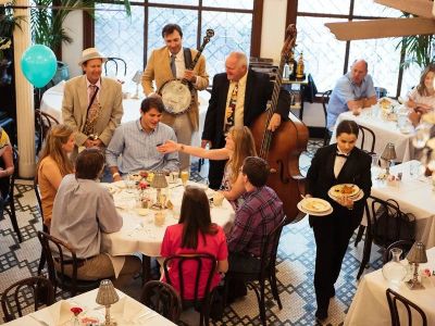 Best Brunch Spots With Jazz Music Weekend Vibes