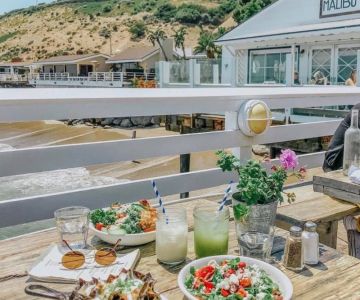 Best Brunch Spots With Outdoor Lounges: Perfect Places for a Relaxing Meal