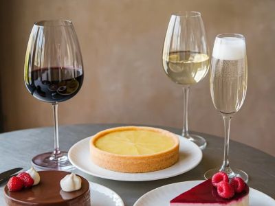 How to Pair Desserts With Wine at Restaurants