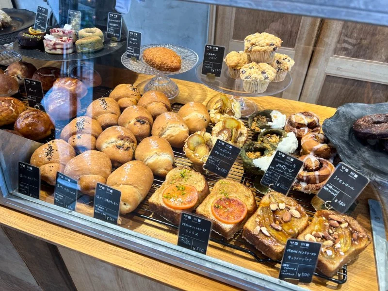 Top Vegan Bakeries That Also Serve Brunch