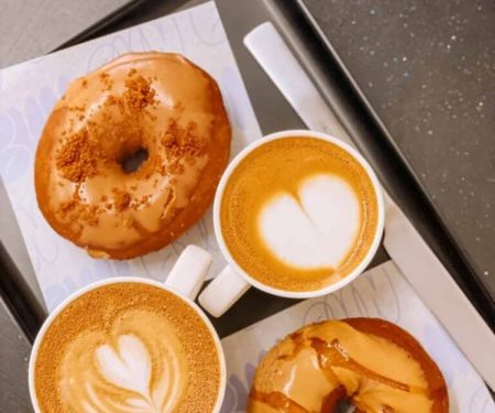 Best Breakfast Cafés with Bottomless Coffee Refills: A Guide to the Best Brews