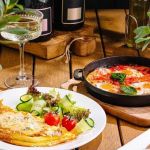 Best Brunch Spots With Seasonal Drink Pairings