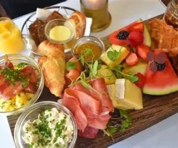 What to Eat at Your First Ever Brunch — A Complete Beginner Guide