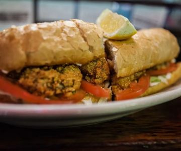 How to Eat Like a Local in New Orleans’ Best Restaurants | Brunch & Snack Chat