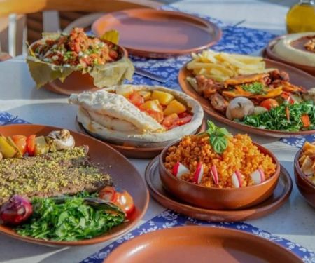 Best Lebanese Restaurants With Shareable Plates for a Flavorful Dining Experience