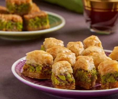 Best Lebanese Sweets and Desserts to Try | Brunch & Snack Chat