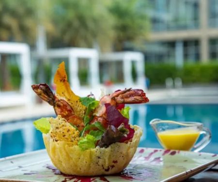 Best Brunch Spots With Poolside Seating for Relaxing Weekend Dining