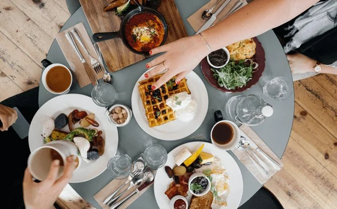 Essential Tips for Dining Out With a Big Group Made Easy
