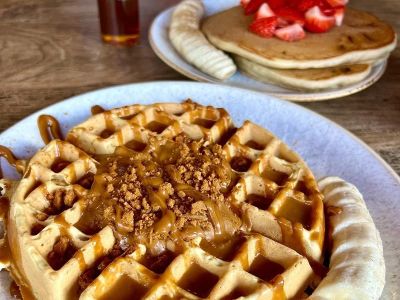 Best Breakfast Spots for Classic Waffles: Top Places to Indulge